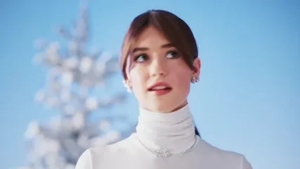 Daisy Edgar-Jones - Video #239536