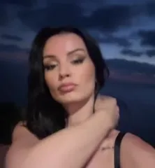 WWE's Paige / Saraya Bevis - Video