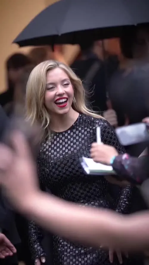 Sydney Sweeney - Video