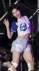 Chaeryeong - ITZY (채령) - Video