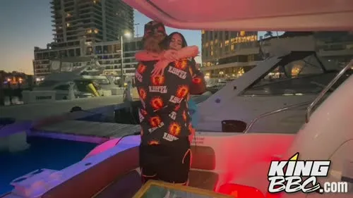 Valerie Kay - Boat vid
