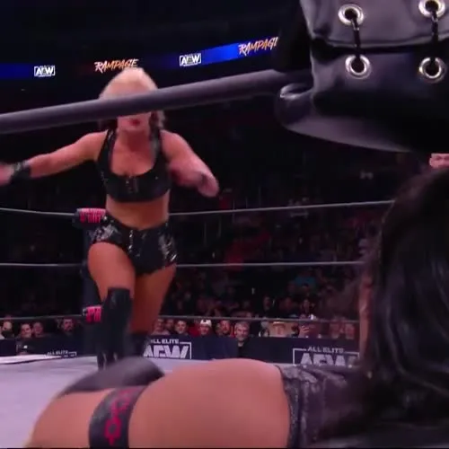 Toni Storm - Video
