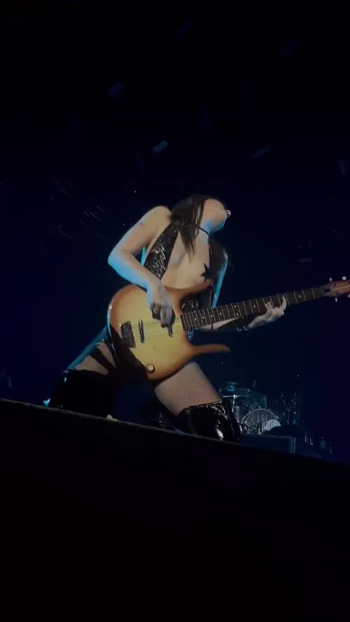 Victoria De Angelis (Maneskin bassist) - Stories (2023-03-10 22.29)