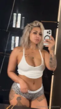 Ally Lotti / Dannygirlxo - Video
