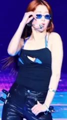 Huh Yunjin 허윤진 | LESSERAFIM - Video
