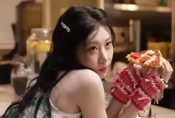 Chaeryeong - ITZY (채령) - Video #122865
