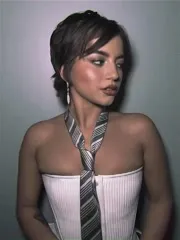 Isabela Merced - Video