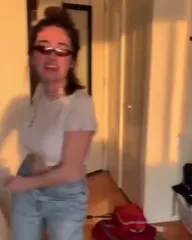 Rachel Anne Sennott - Video