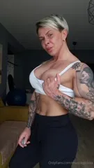 crazyxbody / musclegirlxxx - Video