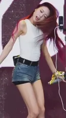 Yuna - ITZY (유나, Shin Yu Na) - Video #302633
