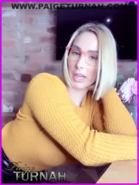 Paige Turnah - Wank together