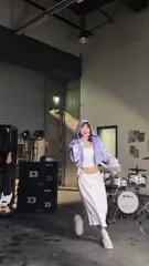 Kim Chaewon 김채원 [Le Sserafim] - Video #219512