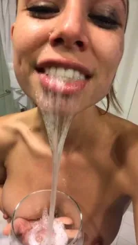 Aidra Fox - What else do you do when you have a cup full of your own spi (2017-10-16)