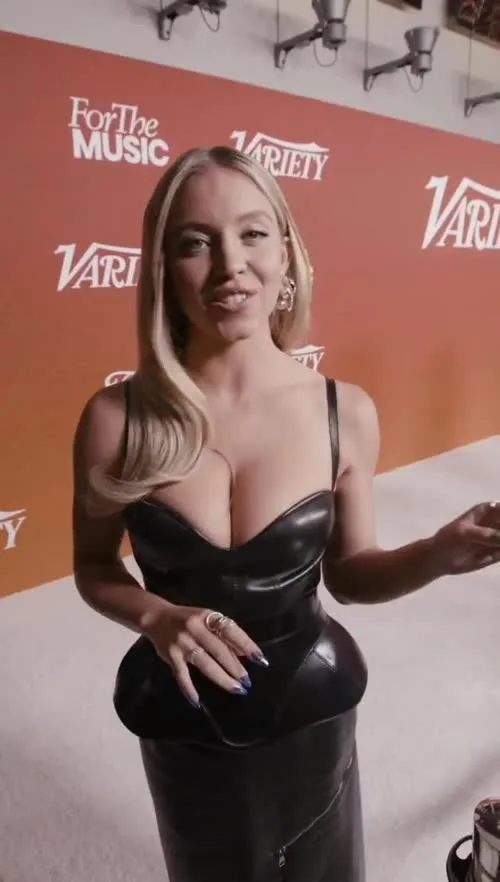 Sydney Sweeney - Video