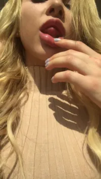 Alix Lynx - Video