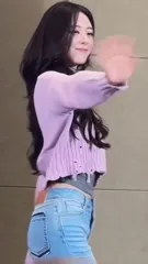 Yuna - ITZY (유나, Shin Yu Na) - Video #360462