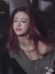 Yuna - ITZY (유나, Shin Yu Na) - Video #315296