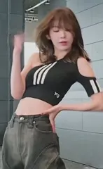 Sakura Miyawaki 宮脇 咲良 | LESSERAFIM - Video