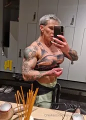 crazyxbody / musclegirlxxx - Video #412873