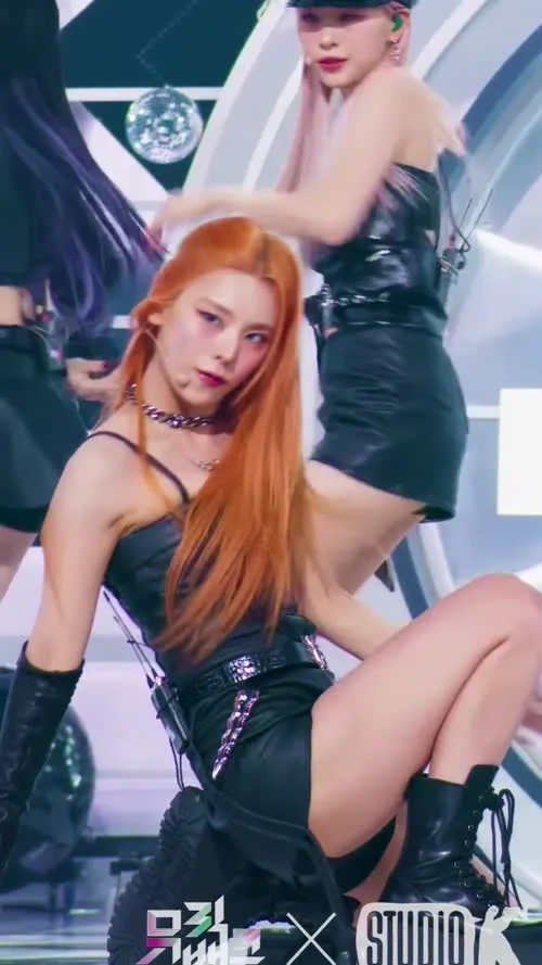 Yeji - ITZY (예지, Hwang Ye-ji) - Video