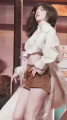 Sakura Miyawaki 宮脇 咲良 | LESSERAFIM - Video