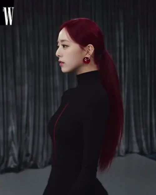 Yuna - ITZY (유나, Shin Yu Na) - Video
