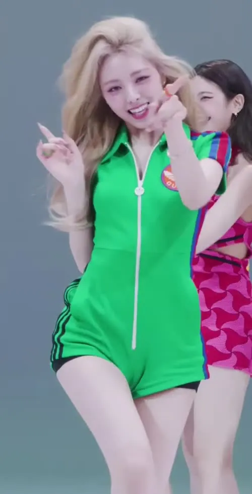 Yuna - ITZY (유나, Shin Yu Na) - Video