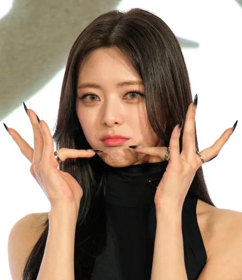 Yuna - ITZY (유나, Shin Yu Na)