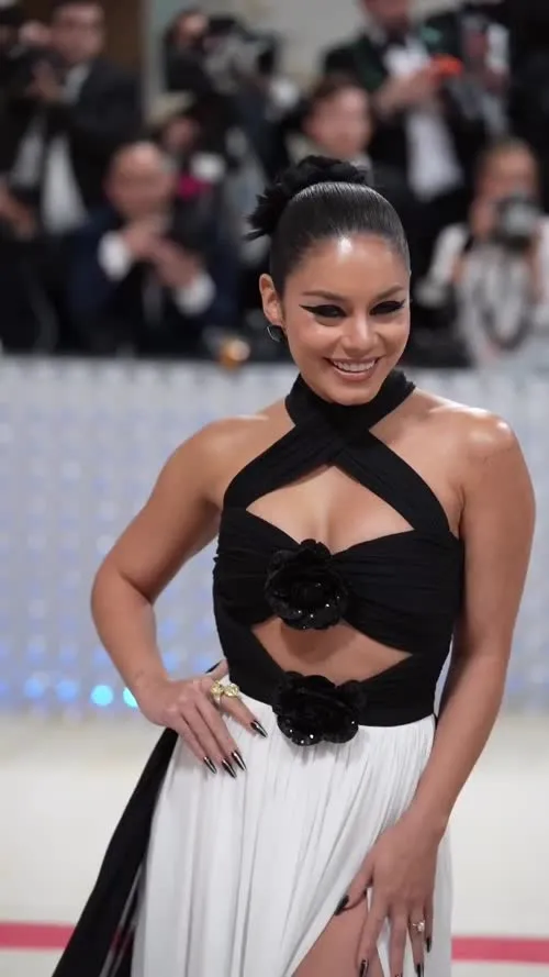 Vanessa Hudgens - Video