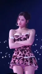 Minatozaki Sana (TWICE) - Video