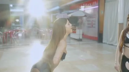 Emilia Mernes - Video #120234