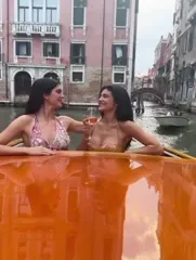 Kendall Jenner - Zsp Xmuu TNDT